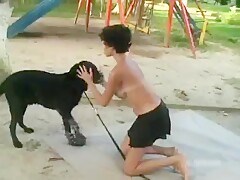 Linda brasileira faz o dog feliz